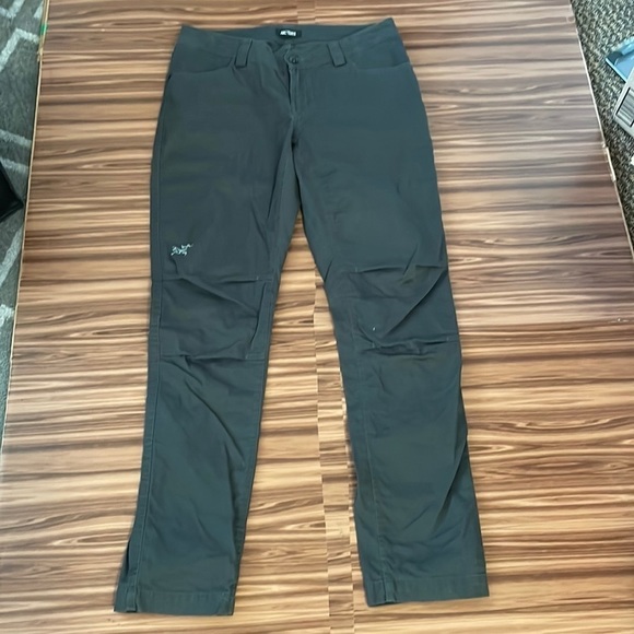 Arc’teryx NWOT Gray Pants Size 10 - Picture 1 of 11